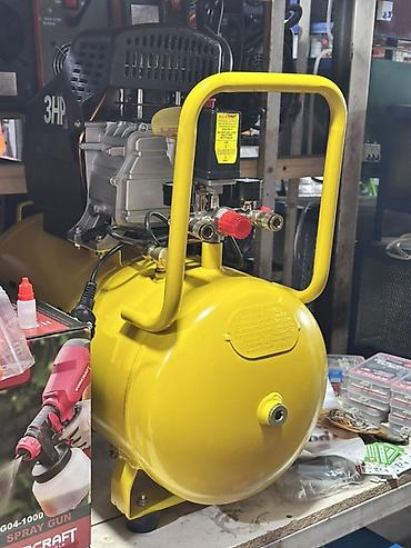 Компрессоры: Воздушный компрессор 3 HP в компактном вертикальном исполнении — 1