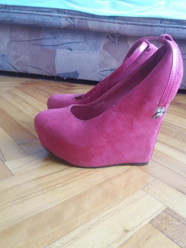 Ženska obuća: Cipele na platformu antilop pink 39 broj bez ostecenja na lalafo.rs Cipele na platformu antilop pink 39 broj bez ostecenja - Kursumlija