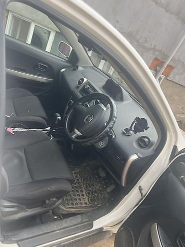 ist: Toyota Ist: 2004 г., 1.3 л, Автомат, Хэтчбэк — 3