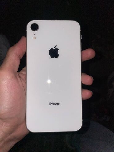 Apple iPhone: IPhone Xr, Б/у, 128 ГБ, White Titanium, Зарядное устройство, Защитное стекло, Чехол, 80 %