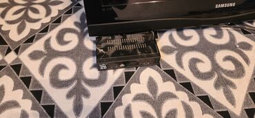 автозапуск для авто: Телевизор Samsung с плоским экраном, диагональ ориентировочно 26–32"