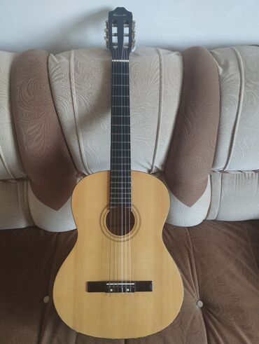 Ukulele: Klassik gitara, İşlənmiş, Pulsuz çatdırılma
