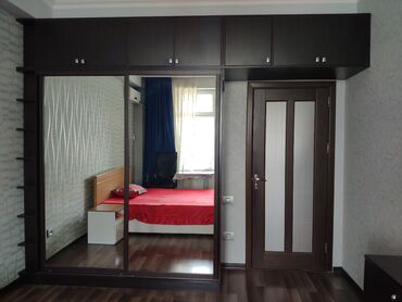 Masa və oturacaq dəstləri: İşlənmiş, Açılan, 2 qapılı Düz dolab, Dolab-asılqan
