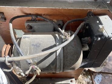 Другое оборудование для производства стройматериалов: Гильотина, разматыватель ( клеть) остаток кровельного металла, все — 39