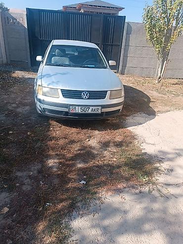 айнек авто: Volkswagen Passat: 1997 г., 1.6 л, Кол менен иштөөчү, Бензин, Седан — 2
