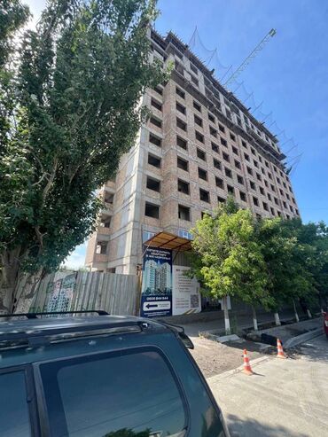 оборудование салон красоты: Продается 2 коммерческих помещения по 65 м2, можно объединить (130м2)