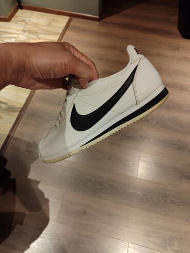 обувь пума: Nike cortez б/у, отличное состояние, кожа 43 р. оригинал