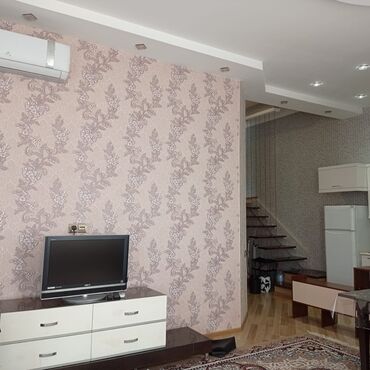 mingecevirde ev elanlari: Mebel və texnika ilə təchiz olunmuş, iki səviyyəli (dupleks üslublu)