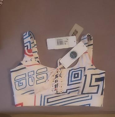 papuce cupave: Guess Novo - Veličina: S (oznaka na etiketi) - Dizajn: svetla podloga — 1