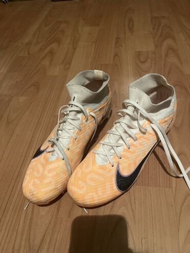 yoqa mat: Butslar Nike