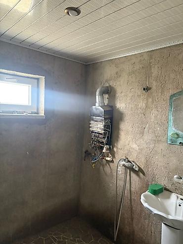 Həyət evləri və villaların satışı: Satılır: həyət evi - Plan: geniş zal, ayrıca yataq otaqları, mətbəx — 7