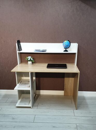 рабочий стол для офиса: Компьютерный Стол, цвет - Белый