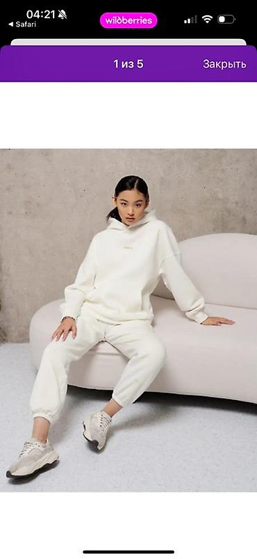 nike tech flecce: Женский костюм-тройка в стиле casual/athleisure: худи и джоггеры цвета — 1