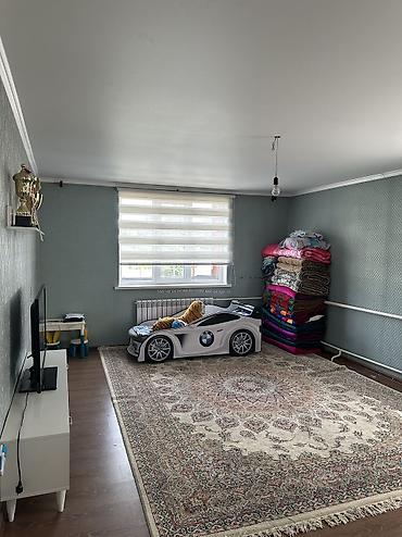 Продажа коттеджей и домов: Продаются 2 дома на одном участке Участок: 5 соток По факту — 8 — 6