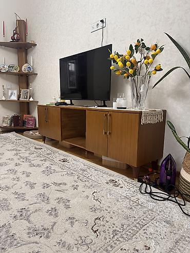 divar refleri: Yeni, Düz TV altlığı, Polkalı, Azərbaycan — 3