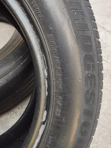 m 111: Шины 205 / 65 / R 16, Б/у, Пара, Легковые, Япония, Bridgestone — 4