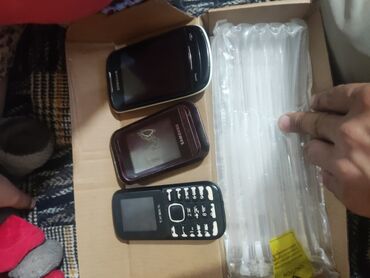 Другие мобильные телефоны: Старые полурабочие Самсунг samsung симку не видит samsung маленький