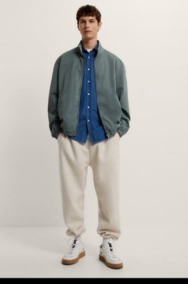 9776 объявлений: Продаю мужскую Деми куртку GAP Заказывала с Америки. Новаяно без