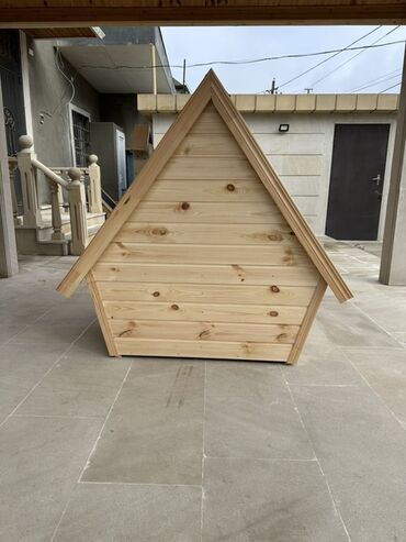 Yuvalar: Yeri pol taxtasından yığılmadı ümumi yuva özü obşıvka taxtadan.Damı — 9