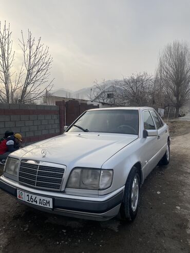 Mercedes-Benz: Mercedes-Benz 220: 1993 г., 2 л, Механика, Бензин, Универсал