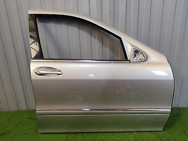 m113: Дверь передняя правая для Mercedes-Benz S-Class W220 (2004), двигатель — 1