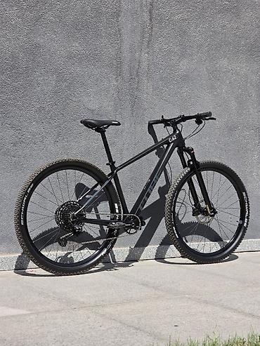 Горные велосипеды: Горный велосипед, Cube, Рама M (156 - 178 см), Карбон, Б/у — 2