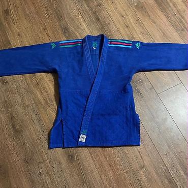 adidas: Cudo kimano satilir tezedir demek olar hech geyinilmiyib razmer 170 — 2