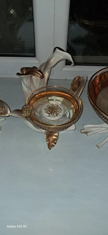 Boşqablar: Boşqablar, 4 ədədli dəst, rəng - Qızılı, İtaliya — 9