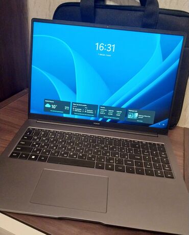 Digər noutbuklar və netbuklar: HONOR noutbuk - Prosessor: 12-ci nəsil Intel Core i5-12450H (8 nüvə — 2