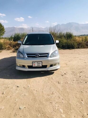 срочно продам авто в связи с переездом: Toyota Ipsum: 2002 г., 2.4 л, Автомат, Бензин, Вэн/Минивэн