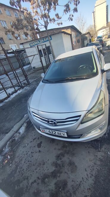 опель зафира б: Автомобиль Hyundai Accent серебристого цвета с классическим кузовом