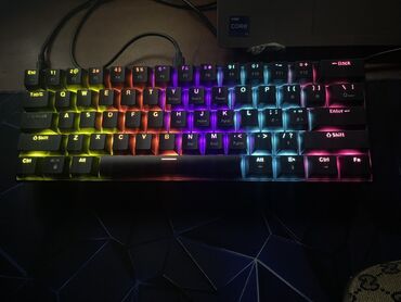 Modemlər və şəbəkə avadanlıqları: Tam mexaniki oyun klaviaturasıdır, blue switch, heç bir problemi