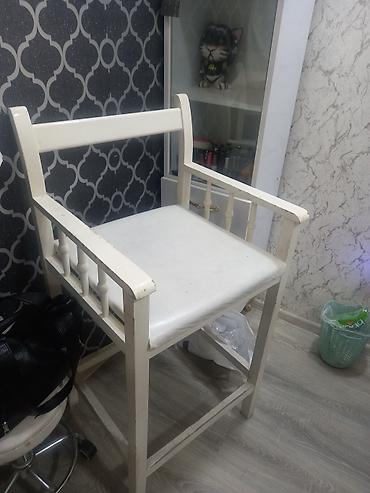 salon stulu: Gözəllik/saç salonu üçün mebel dəsti Tərkibi: - Vizaj masası: iri — 3