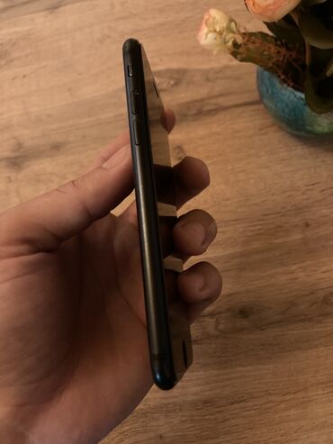 iphone x plus qiymeti: IPhone 7, 32 GB, Qara, Barmaq izi