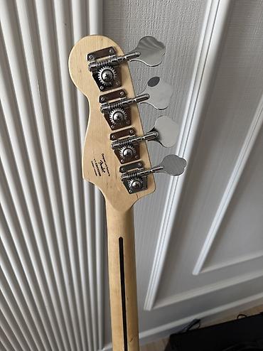 squier: 4‑струнная бас‑гитара Fender Squier Precision Bass в комплекте с — 6