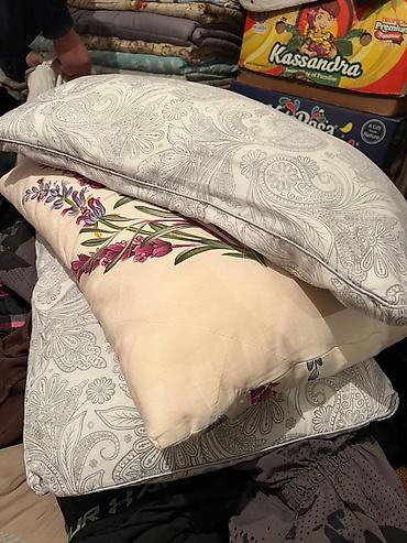 Одеяла и пледы: Одеяло, Б/у, Все сезоны — 14