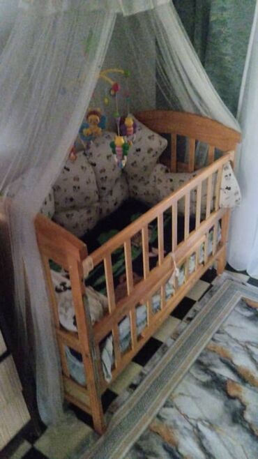 садовая мебель бишкек: Детская кроватка из натурального дерева с высоким изголовьем и