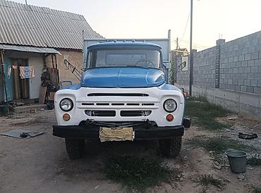 зил 2: Грузовой автомобиль советского производства синего цвета с белой — 5