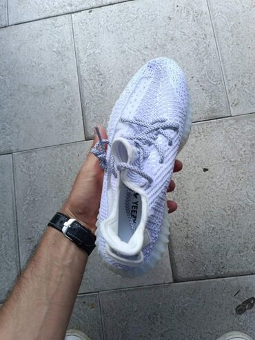 Women's Sneakers and athletic shoes: 44 — 7