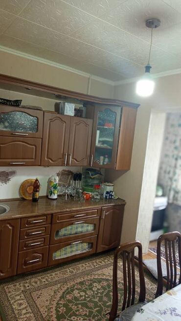 квартира 10 микрайон: 1 бөлмө, 35 кв. м, 106-серия, 7 кабат, Косметикалык ремонт