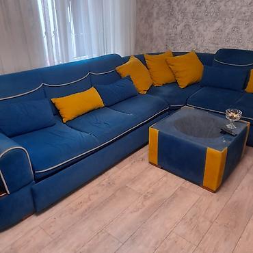 Künc divan Bazası var açılır. 3 x 3 m ə.300 azn satılır 2000 nə alınıb