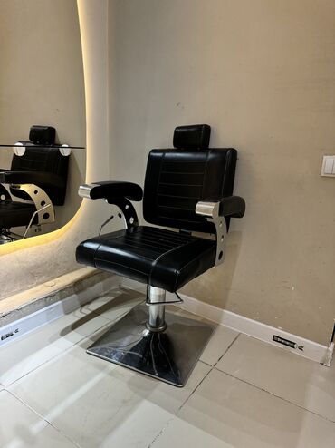 кресло для парикмахера: Продаю оборудование для салона красоты и барбершопа Зеркала для