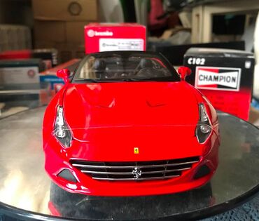 Avtomobil modelləri: Коллекционная модель Ferrari California T Open Red 2014 BBurago Scale — 15