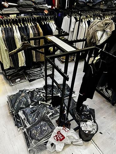 Mağaza avadanlığı: Vitrin vesilka demiri .salvarda asmaq olur.4 ededdi. 28 molun — 1