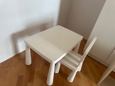 Oğlan və qız üçün, İşlənmiş, Siyirməsiz, Sadə masa, Stullar ilə