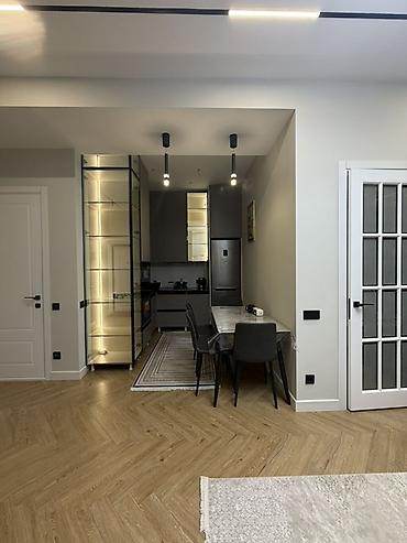 продаю кв пишпек: Студия, 49 м², Золотой квадрат Индивидуалка, 2 этаж, Дизайнерский ремонт — 3