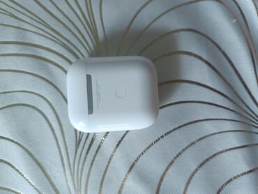 Другие аксессуары для мобильных телефонов: Продам AirPods✅
Новый✅
Цена 1200 сом✅