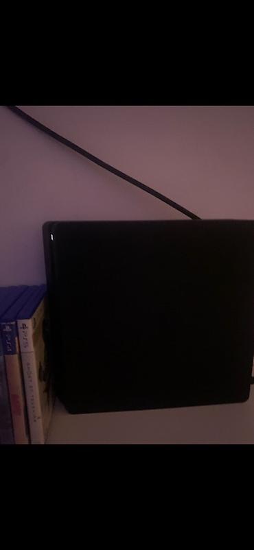 ps4 disk: Продаю пс4 слим, в подарок дам все нужные провода,юфс 4, 5 джойстика 2 — 1