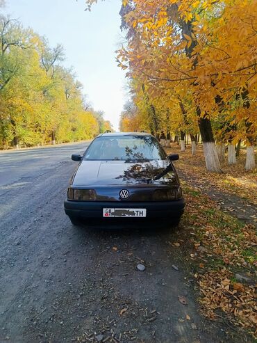 продаю в связи с переездом: Volkswagen Passat: 1989 г., 1.8 л, Механика, Бензин, Универсал