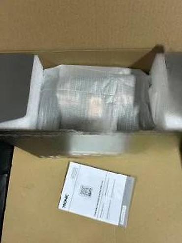 Zvučnici i stereo sistemi: Prenosni gramofon u koferu - Retro dizajn u stilu kofera, crna — 20